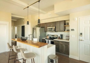 Downtown, contemporary, 2 bedroom, Roof Terrace! 3A