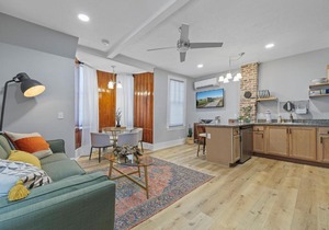 Downtown Getaway - Unit A