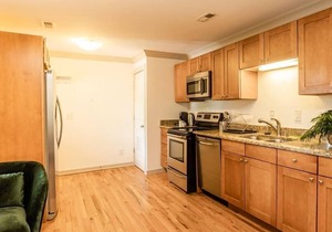 Downtown Glowing 2BR w/ Sunny Balcony & Parking