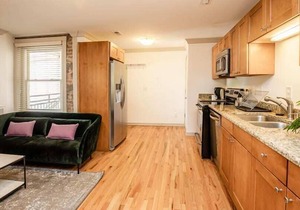 Downtown Glowing 2BR w/ Sunny Balcony & Parking