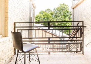 Downtown Glowing 2BR w/ Sunny Balcony & Parking