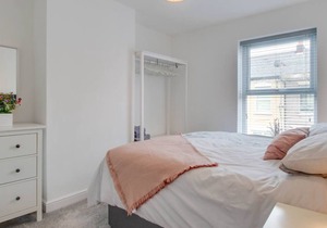 Drws Nesaf Cardiff Townhouse