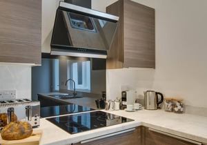 Drws Nesaf Cardiff Townhouse