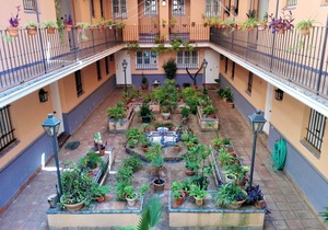 Duplex apartment in Barrio de San Bernardo with parking