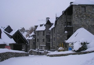 Duplex T4 for 7 with terrace and parking in Esquièze-Sère