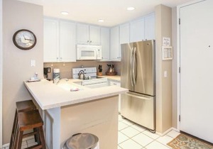 E201 - Tropical Shores