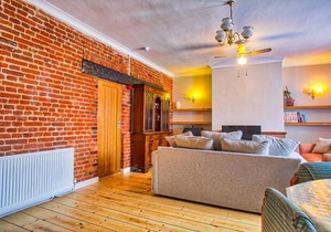 Easton Guest House and Apartments