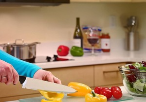 Easy Access to Cleveland Hopkins In'tl Airport! Free Parking!