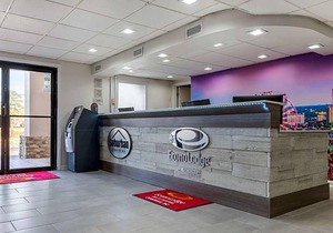 Econo Lodge at the University