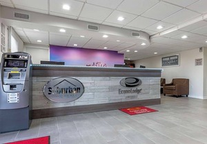 Econo Lodge at the University