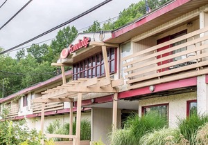 Econo Lodge Clarks Summit