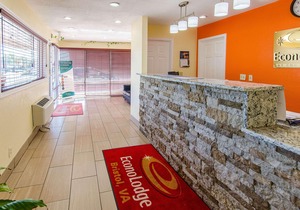 Econo Lodge Near Motor Speedway