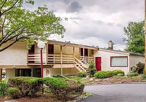 Econo Lodge Summit - Scranton