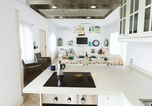 Elegant villa with superb jacuzzi and private heated pool