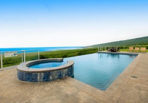 ENC-183 - SeaBluffe Escape