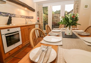 END COTTAGE, pet friendly, character holiday cottage in Grassington