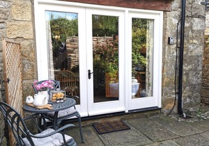 END COTTAGE, pet friendly, character holiday cottage in Grassington