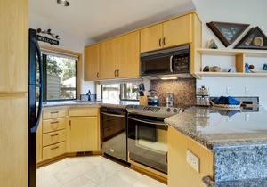 Enjoy Deschutes River Views from Beautiful 1-Bedroom Mt. Bachelor Village Condo!