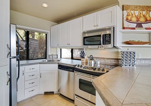 Enjoy Deschutes River Views from Beautiful 2-Bedroom Mt. Bachelor Village Condo