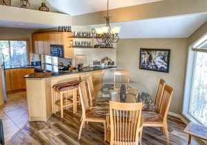 Enjoy Deschutes River Views from Beautiful 3-Bedroom Mt. Bachelor Village Condo