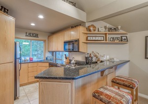 Enjoy Deschutes River Views from Beautiful 3-Bedroom Mt. Bachelor Village Condo