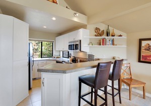 Enjoy Deschutes River Views from Beautiful 3-Bedroom Mt. Bachelor Village Condo!