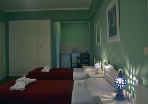 Enjoy Sunrises and Sunsets from this Cozy Studio