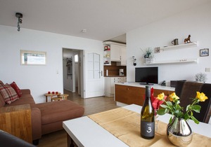 enjoy the sea breeze in seventh heaven.