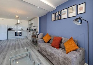 Entire 1 bed apt in the centre of Stockport