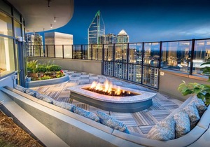 Epic Penthouse · Roof Top Gym & Pool · City Views & Balcony