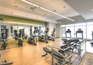 Epic Penthouse · Roof Top Gym & Pool · City Views & Balcony