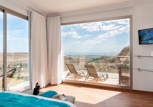 420 m² Apartment ∙ 3 bedrooms ∙ 6 guests