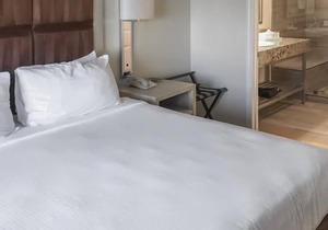 Escape to the Beach! 3 Spacious Units, Steps to Ocean, Near Pines Park