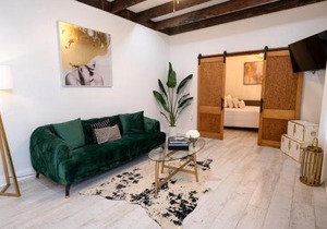 Esplanade Magic 5 Just Minutes By Uber Or Car To French Quarter and 5 mins from Superdome