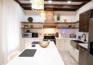 Esplanade Magic 5 Just Minutes By Uber Or Car To French Quarter and 5 mins from Superdome