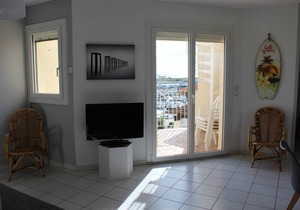 Exceptional setting for this air-conditioned T2 with swimming pool - 4YACHT37