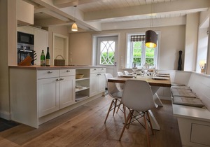 "Experience luxury and relaxation at the Krabbenhus on the North Sea!"