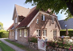 "Experience luxury and relaxation at the Krabbenhus on the North Sea!"