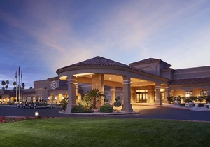 Explore the Wild West! Mountain Views, 5 Pools, Free Parking, Near Camelback Mtn