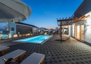 Exquisite 4 BD villa with heated pool near Zadar