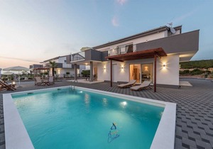 Exquisite 4 BD villa with heated pool near Zadar