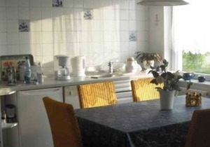 EZ 2 - Precht, Ursula