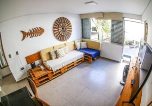 F1-Pe na Areia da Praia do Tombo, 2 Suites, Ar Cond, 2 Banheiros, 1 Vaga + Roupas de Cama