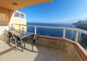 Facing the ocean - Full appt with 2 double bedroom