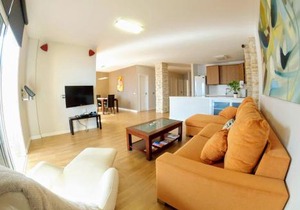 Facing the ocean - Full appt with 2 double bedroom