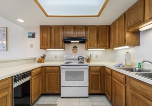 Falls 77 - Walk-in level 3 Bedroom Condo