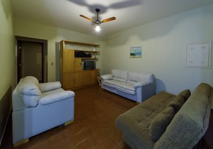 Family apartment, quiet location, close to 4 beaches and the Itaguá neighborhood.