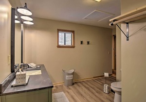 Family Cabin Near Hiking w/ On-Site Pond & Deck!