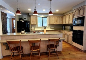 Family Escape with Game Room, Hot Tub and A/C