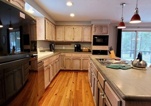 Family Escape with Game Room, Hot Tub and A/C